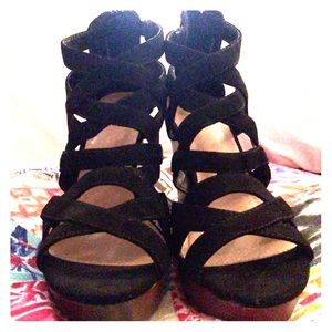 Black Wedges